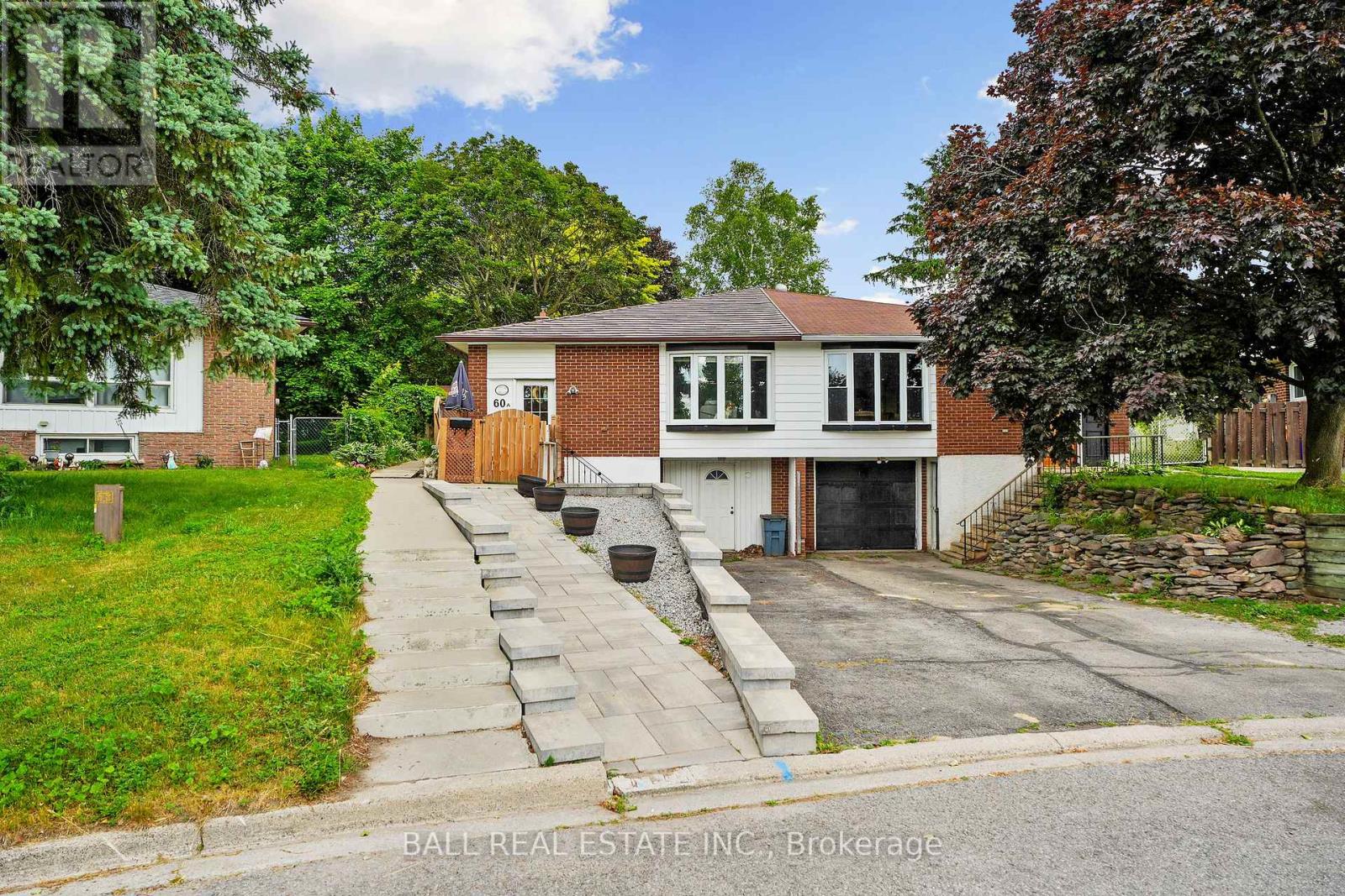 60 Crossley Dr #a, Port Hope, ON L1A 3T5