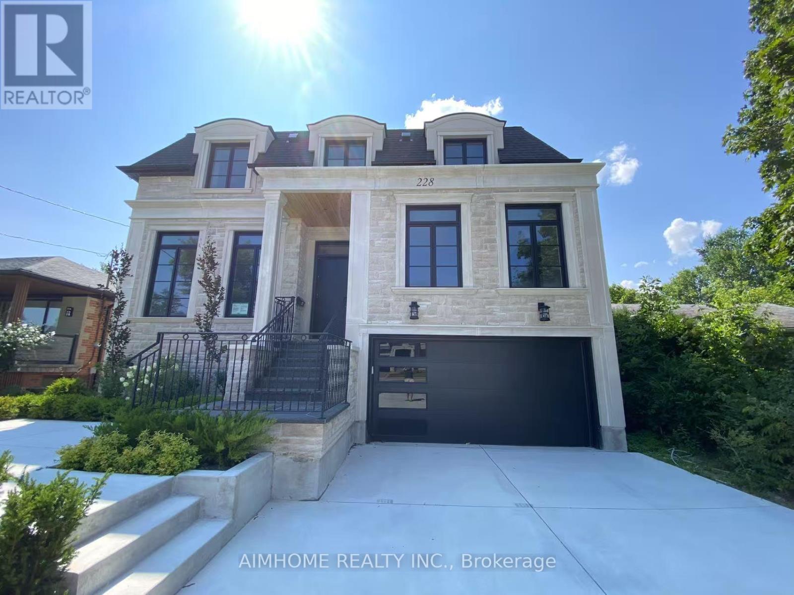 228 Baker Ave, Richmond Hill, ON L4C 1X9