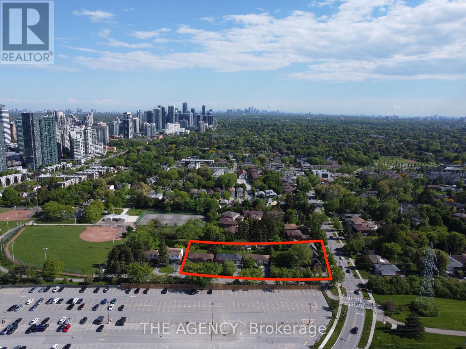 77 Talbot Rd, Toronto, ON M2M 1S1