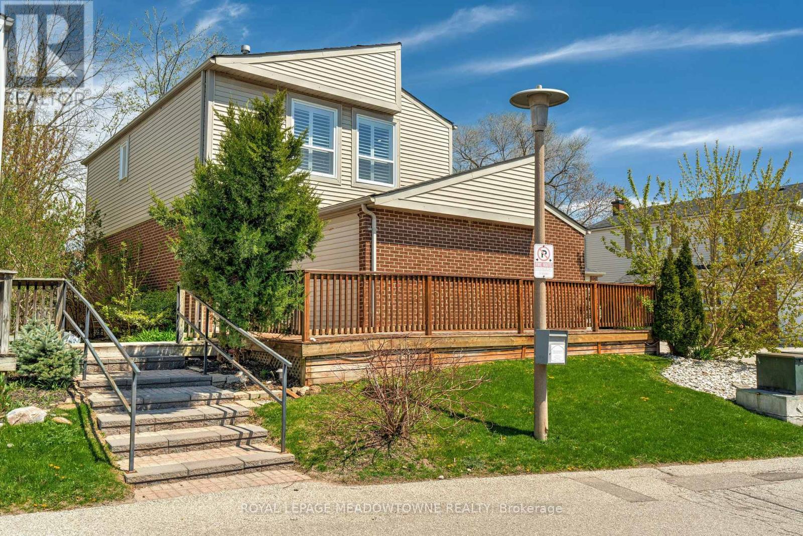 10 336 Queen St S, Mississauga, ON L5M 1M2