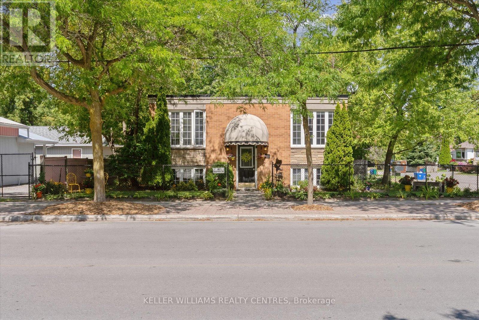 948 Lake Dr E, Georgina Sutton  Jackson's Point, ON L0E 1L0