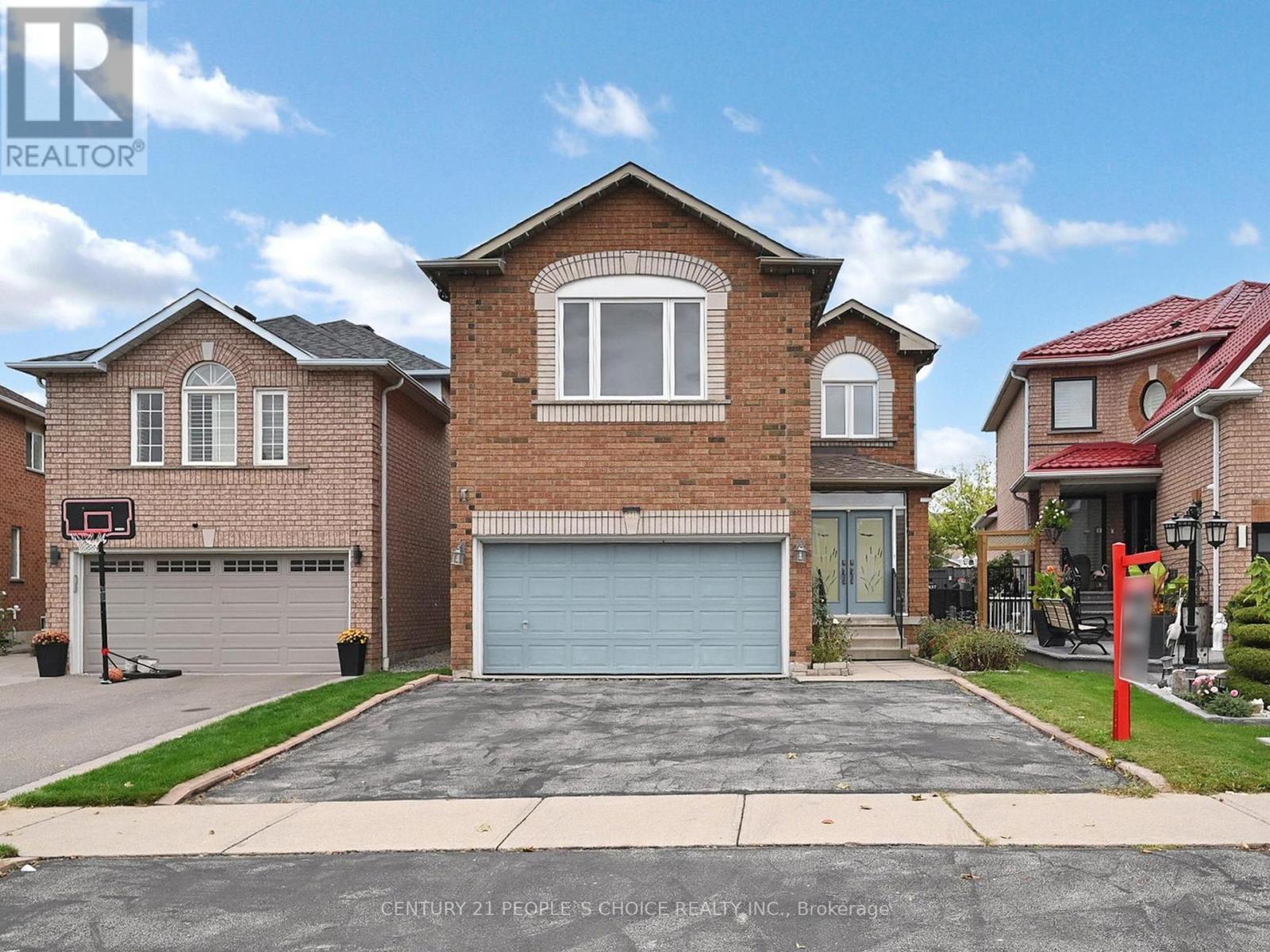 6441 Seaver Rd, Mississauga, ON L5V 2H9