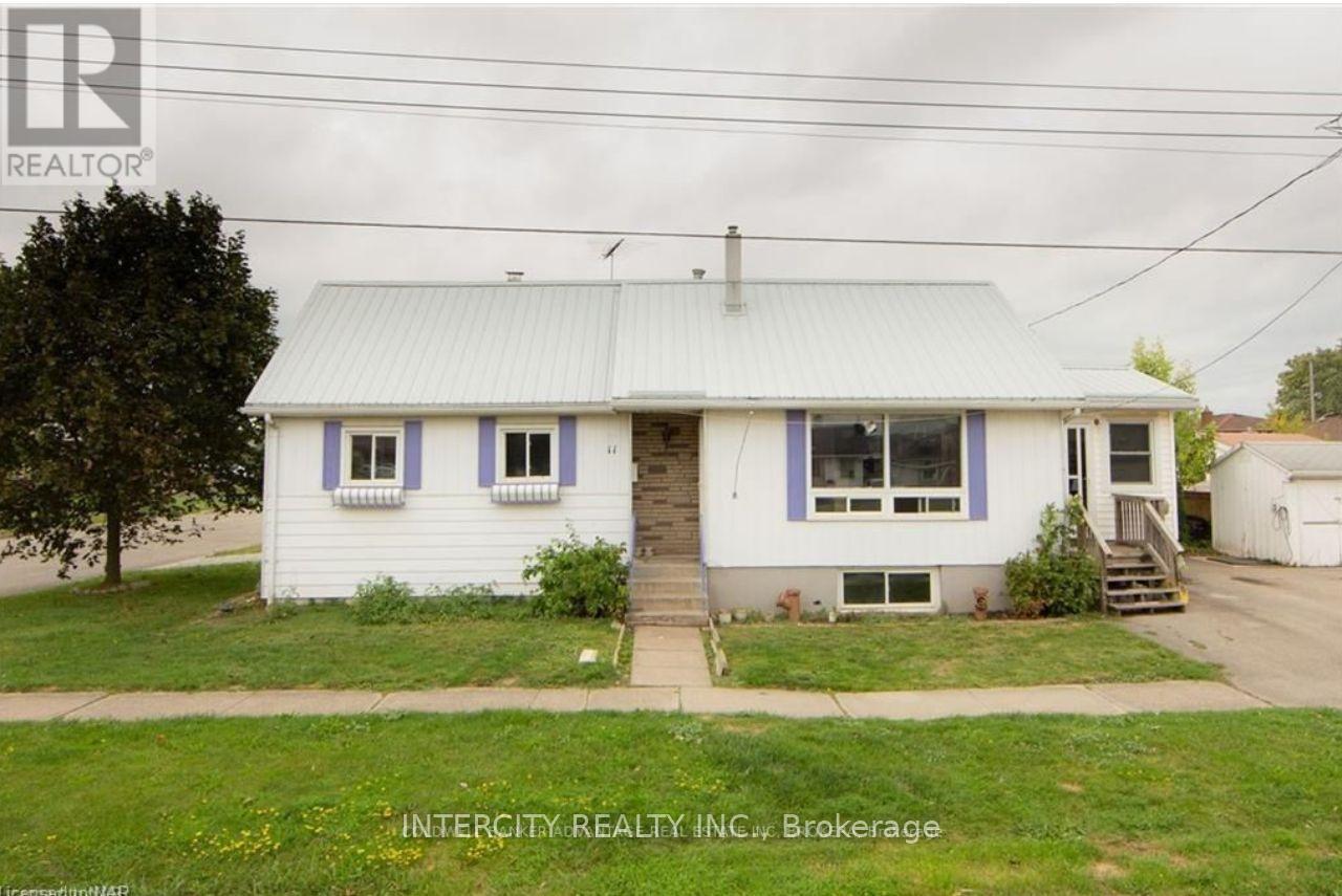 11 Sauer Ave, Welland, ON L3B 5H1