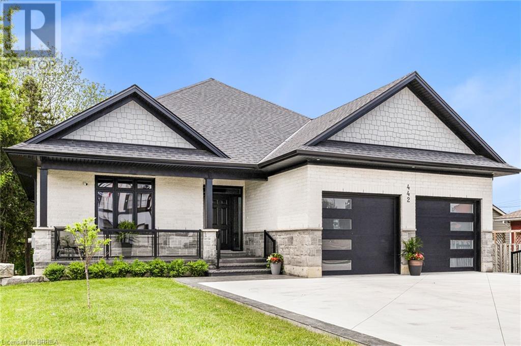 442 James St, Delhi, ON N4B 2C1