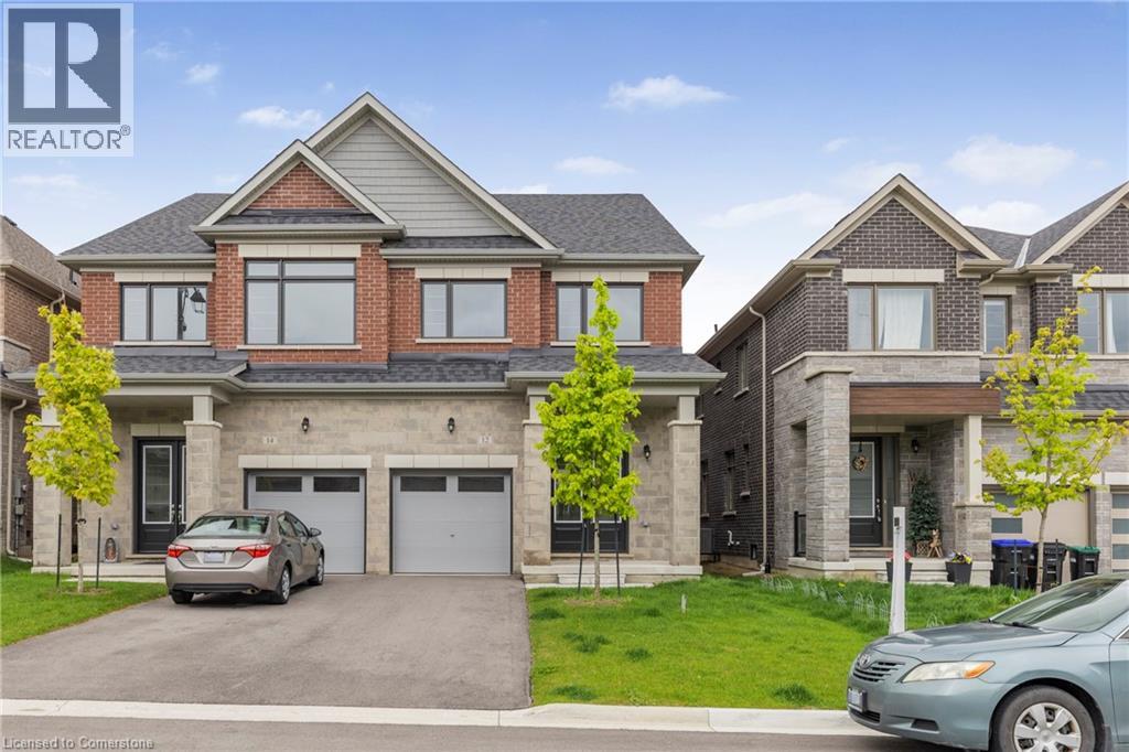 12 Sassafras Rd, Springwater, ON L0L 1Y3