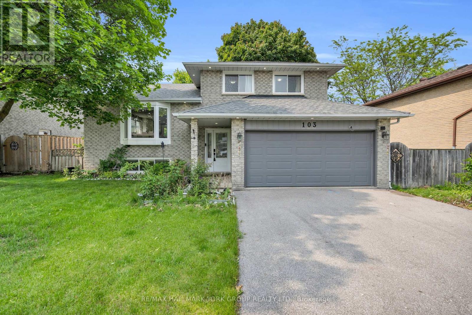 103 Wood Cres, Bradford West Gwillimbury, ON L3Z 2G4