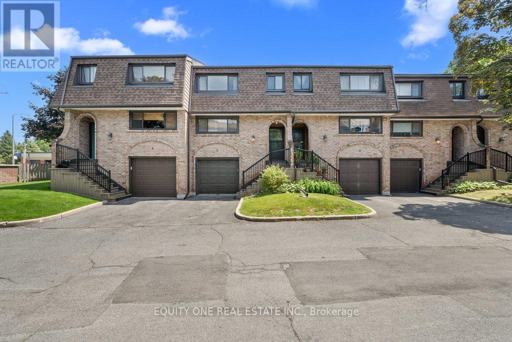 5 2 Bertona St, Ottawa, ON K2G 0W2