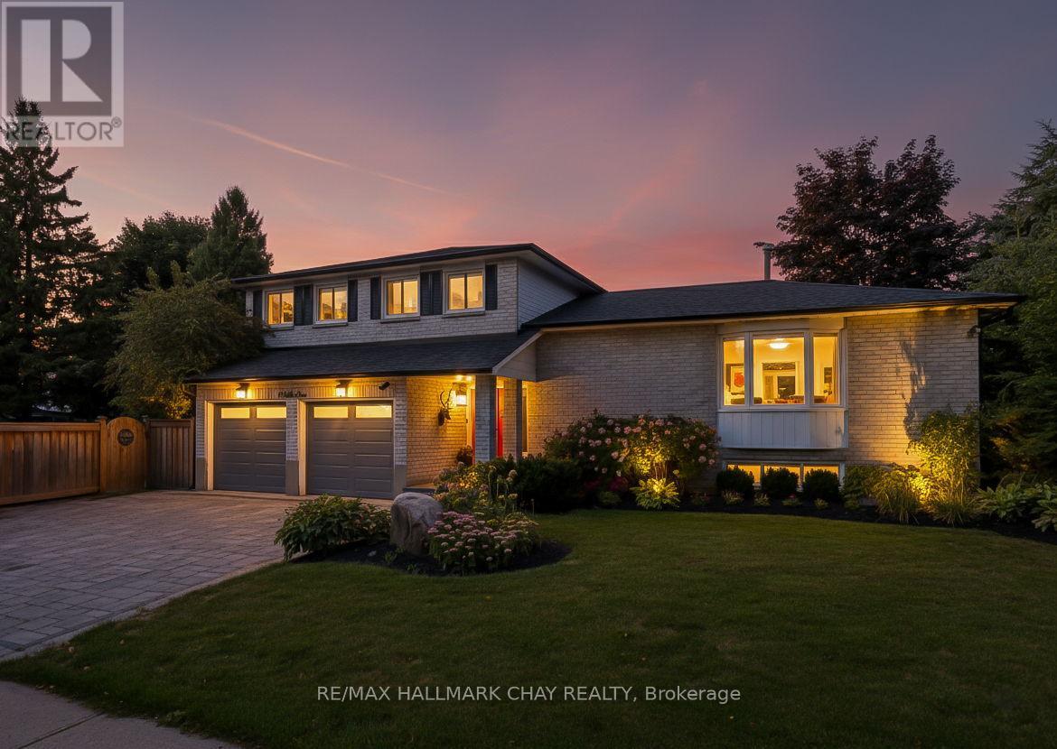 2 Willis Dr, New Tecumseth, ON L9R 1M4