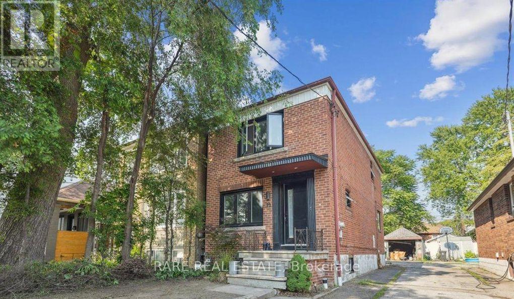 73 Yarrow Rd, Toronto, ON M6M 4E4