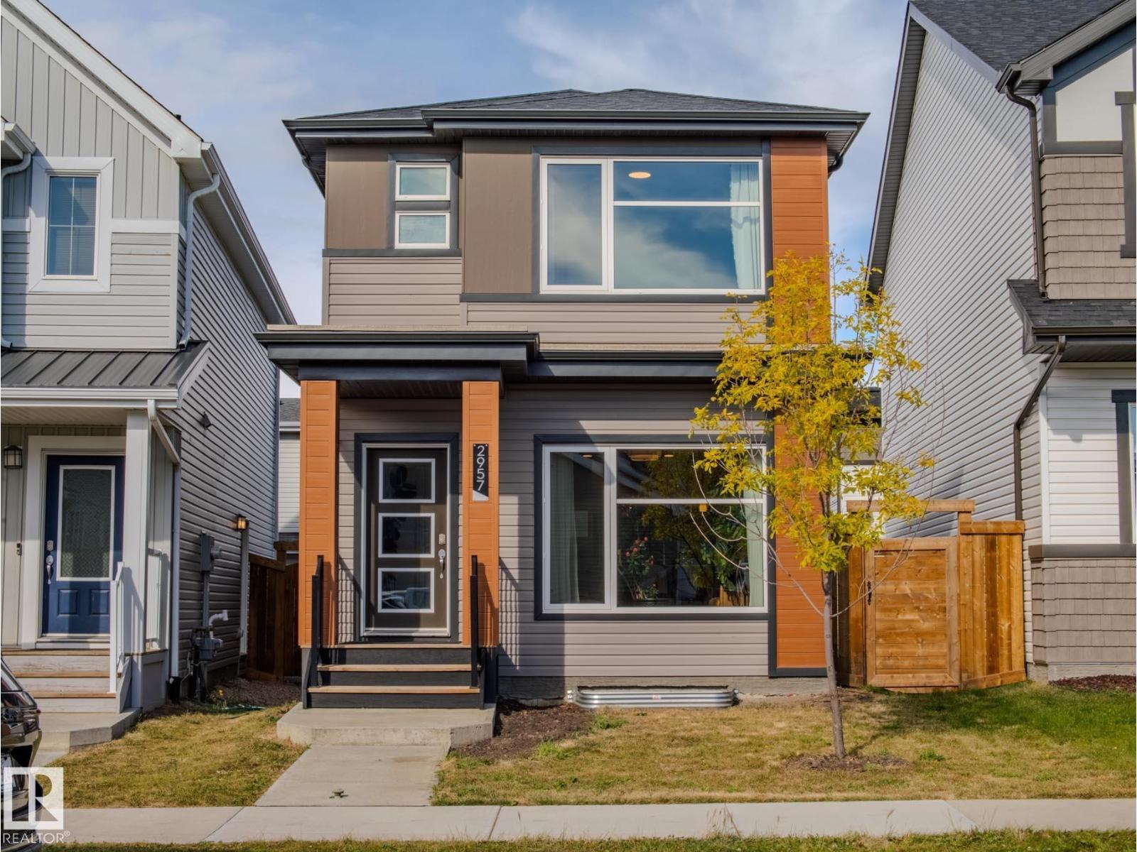 2957 Coughlan Green Gr SW, Edmonton, AB T6W 3X6