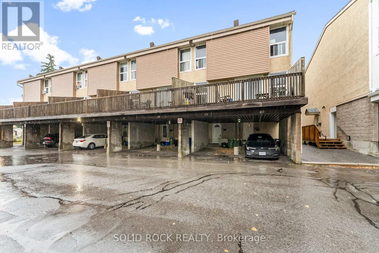 39 3415 Uplands Dr, Ottawa, ON K1V 9N3
