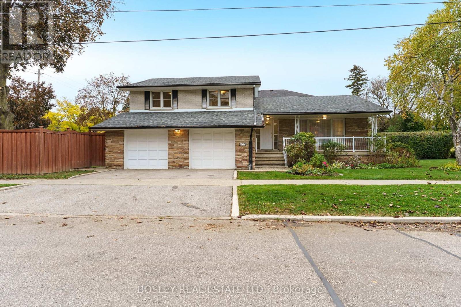 120 Rockford Rd, Toronto, ON M2R 3A7