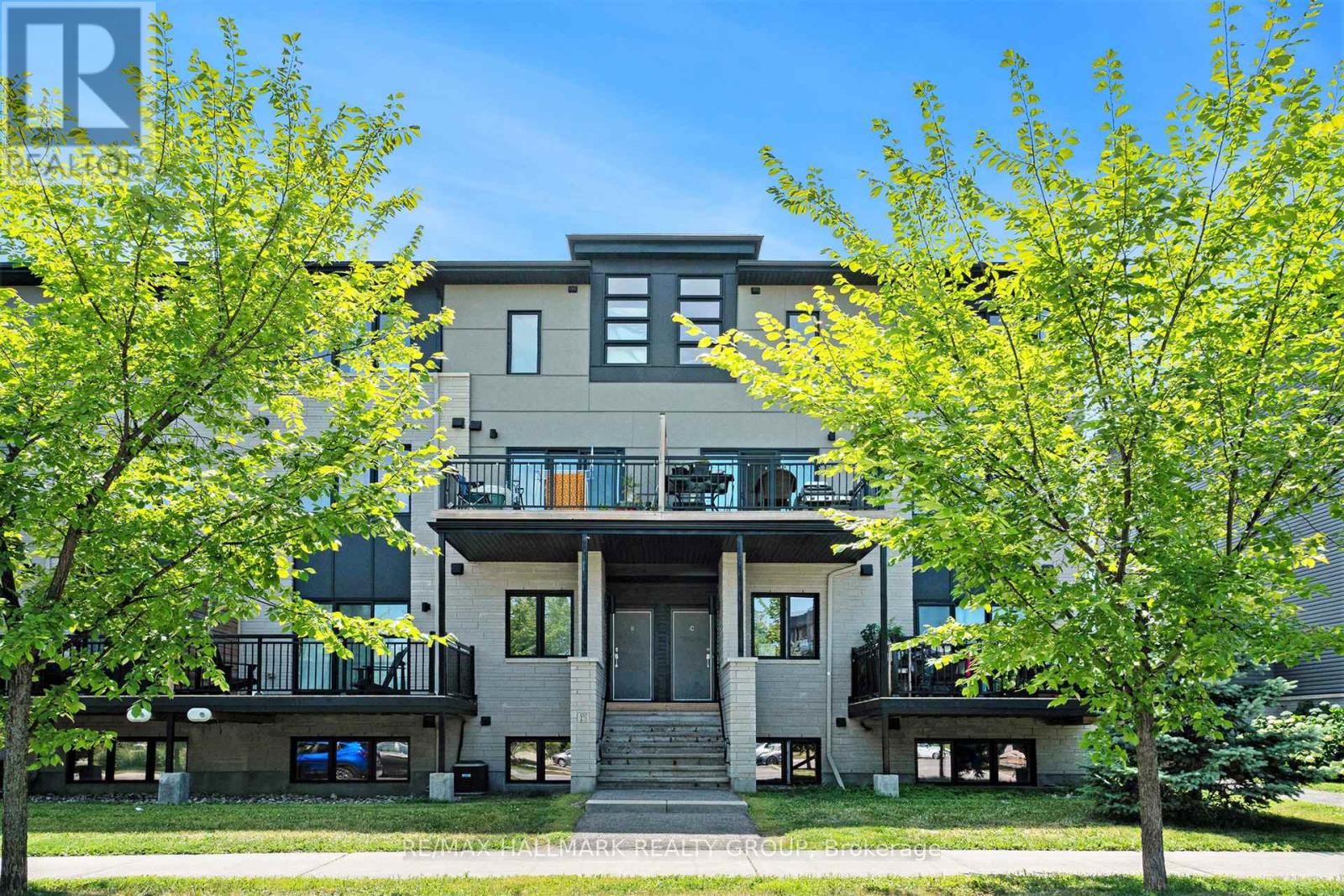 450 Via Verona Avenue #c, Ottawa, ON K2J 6B3