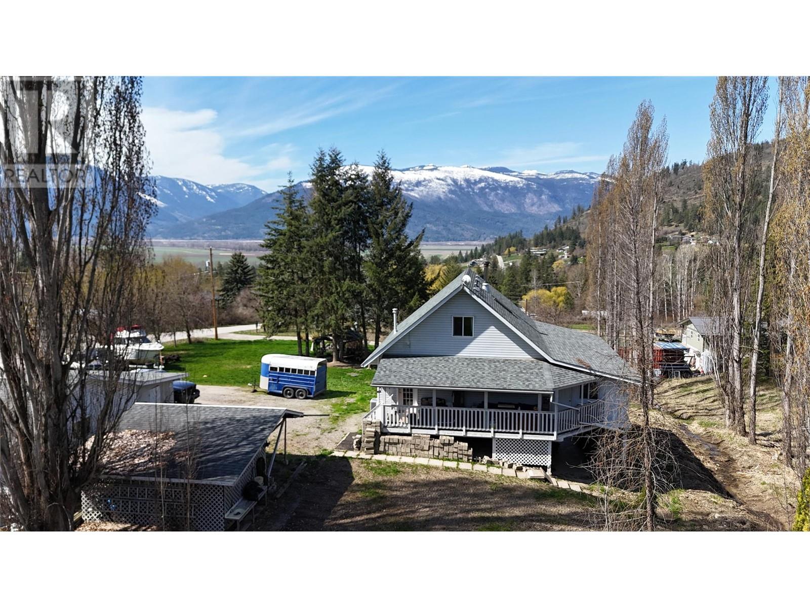 610 Wynndel Rd, Wynndel, BC V0B 2N1
