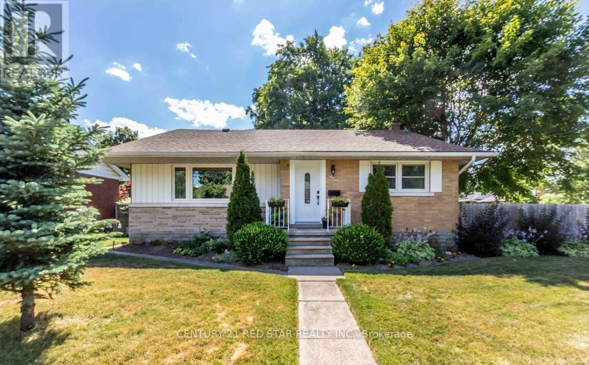 107 Ellis Cres S, Waterloo, ON N2J 2C1
