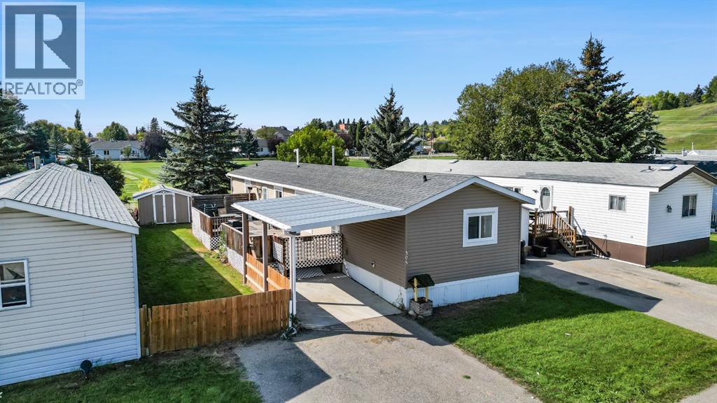 305 Stanley Ave, Okotoks, AB T1S 1M5