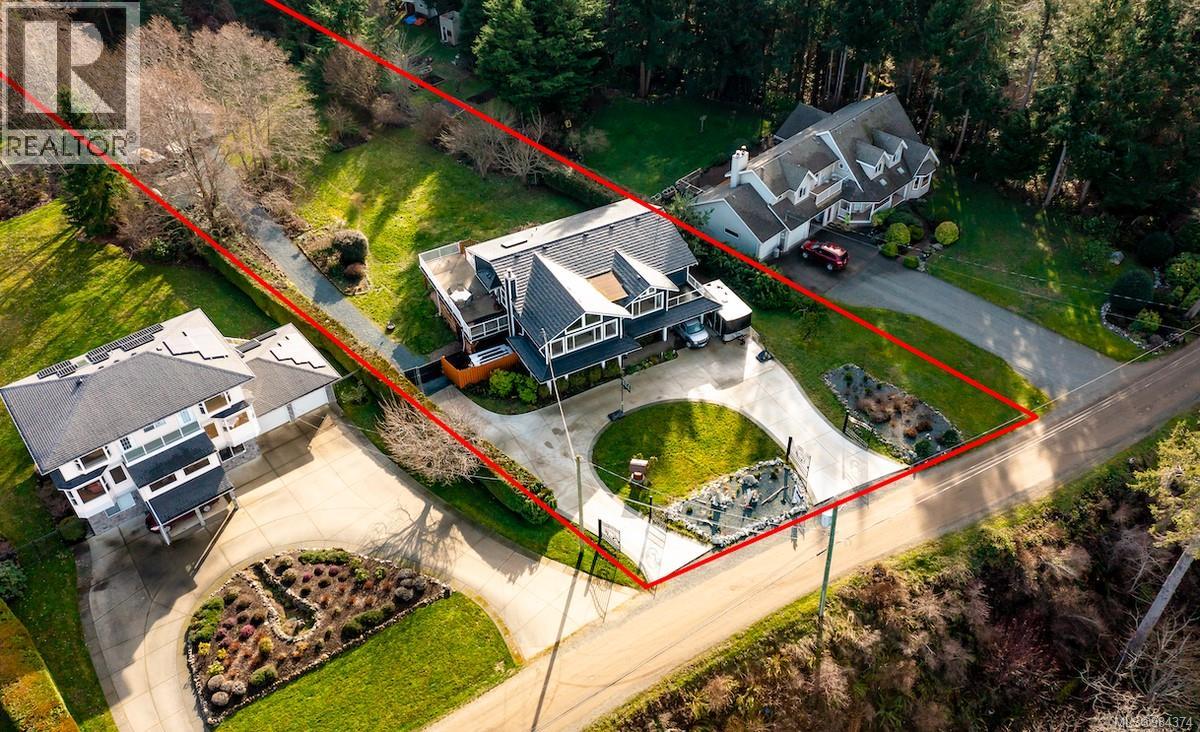 321 Wireless Rd, Comox, BC V9M 3T6