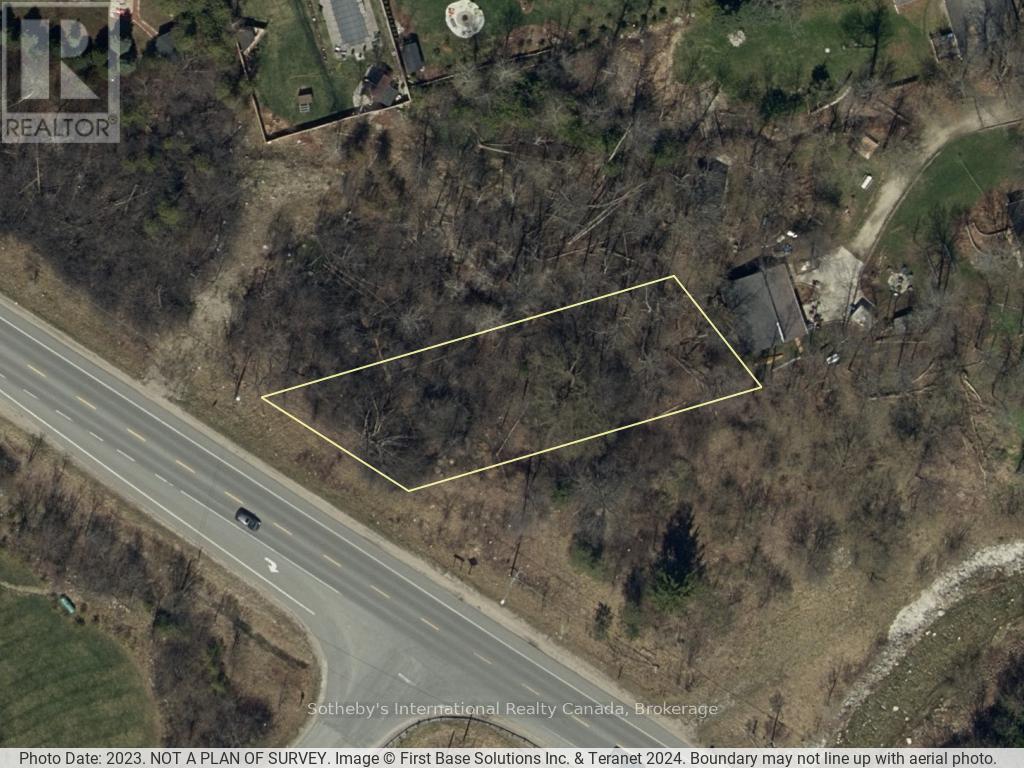 9736 Beachwood Rd, Collingwood, ON L9Y 2Z1