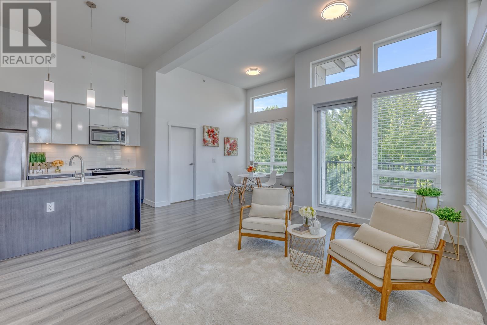 2382 Atkins Avenue Unit 401, Port Coquitlam, BC V3C 0G7