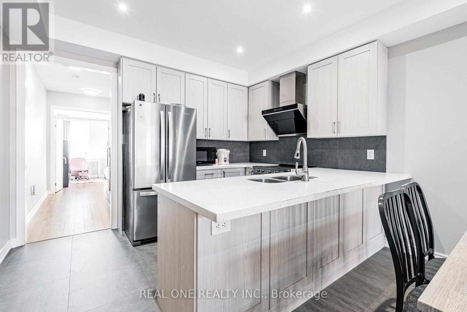 4798 16th Ave, Markham, ON L6C 0V8