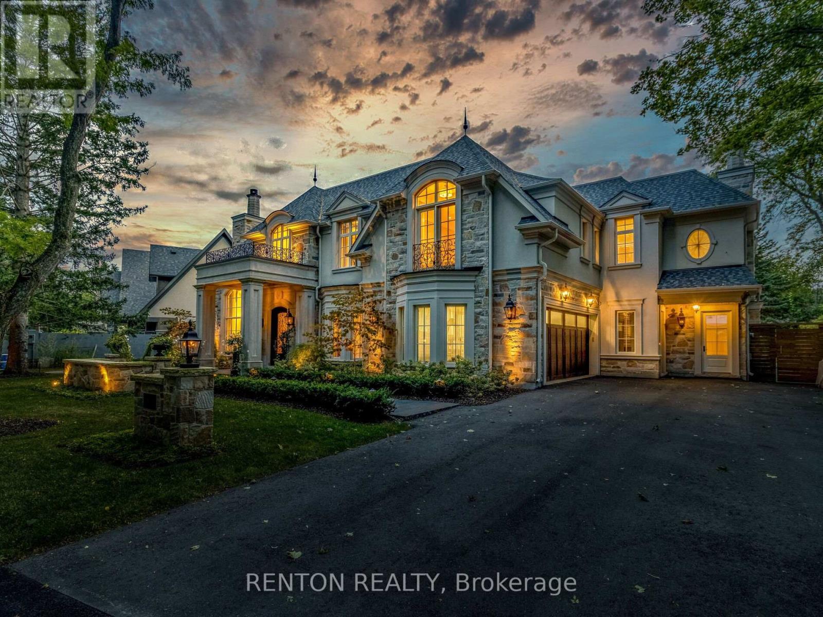 1491 Watersedge Rd, Mississauga Clarkson, ON L5J 1A5