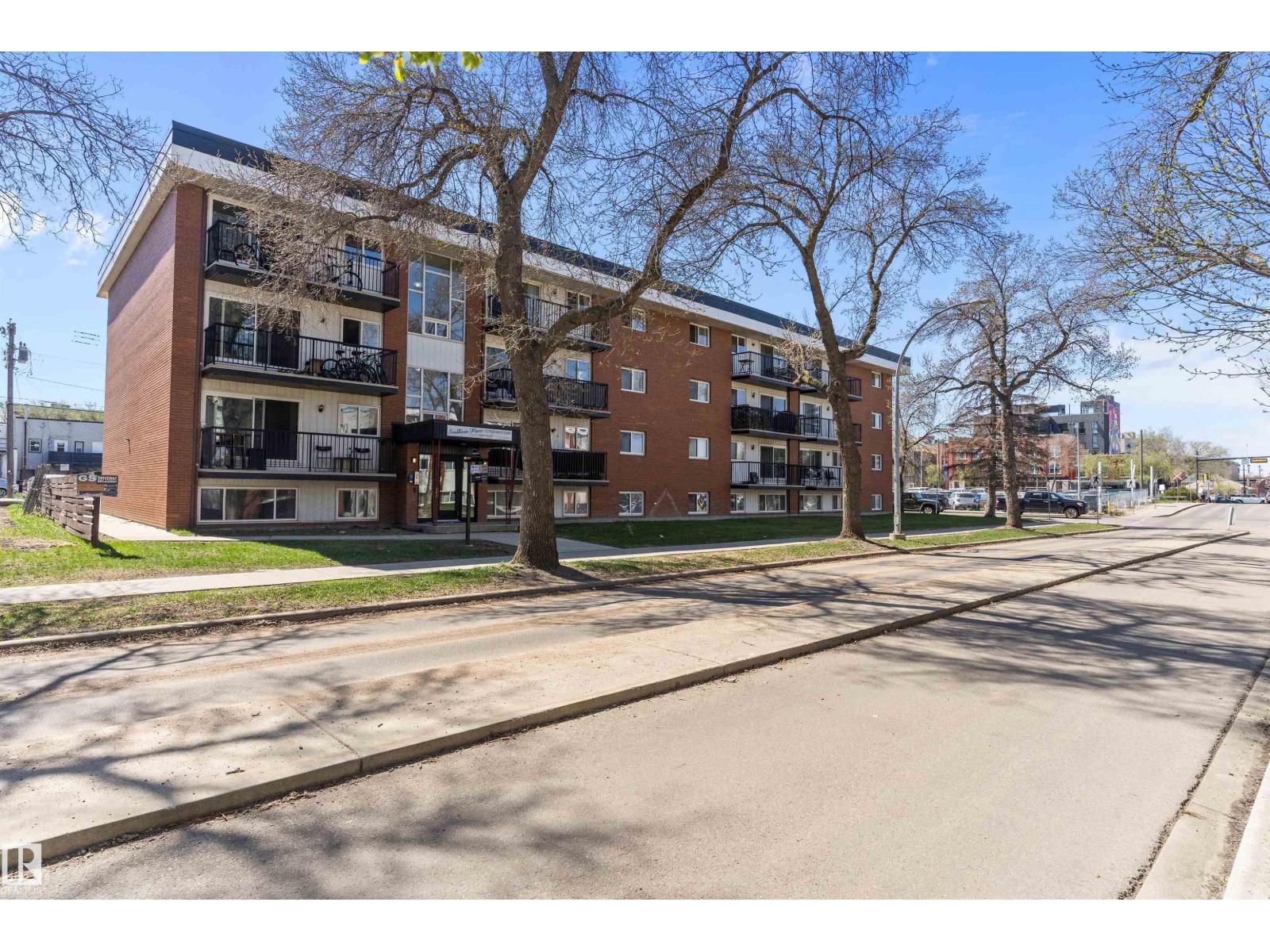 10149 83 Avenue Northwest #303, Edmonton, AB T6E 2C5