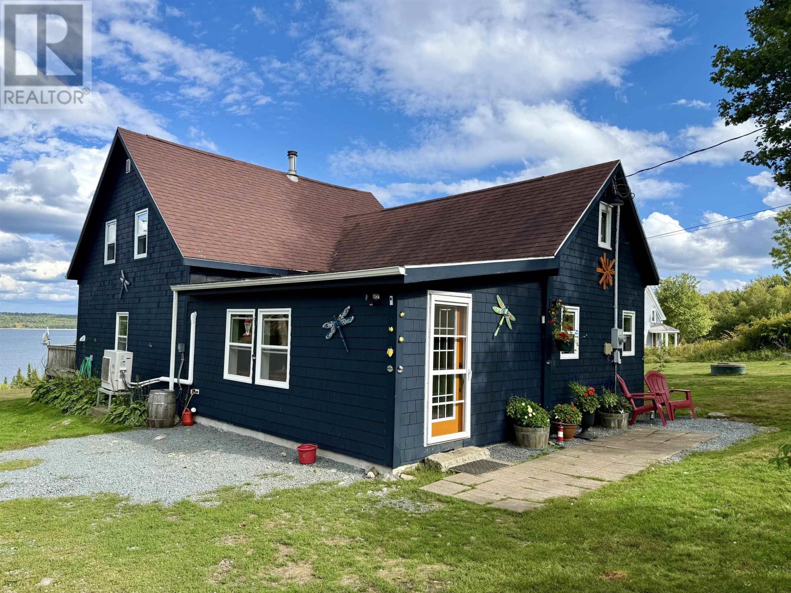 5100 Sandy Point Rd, Shelburne, NS B0T 1W0