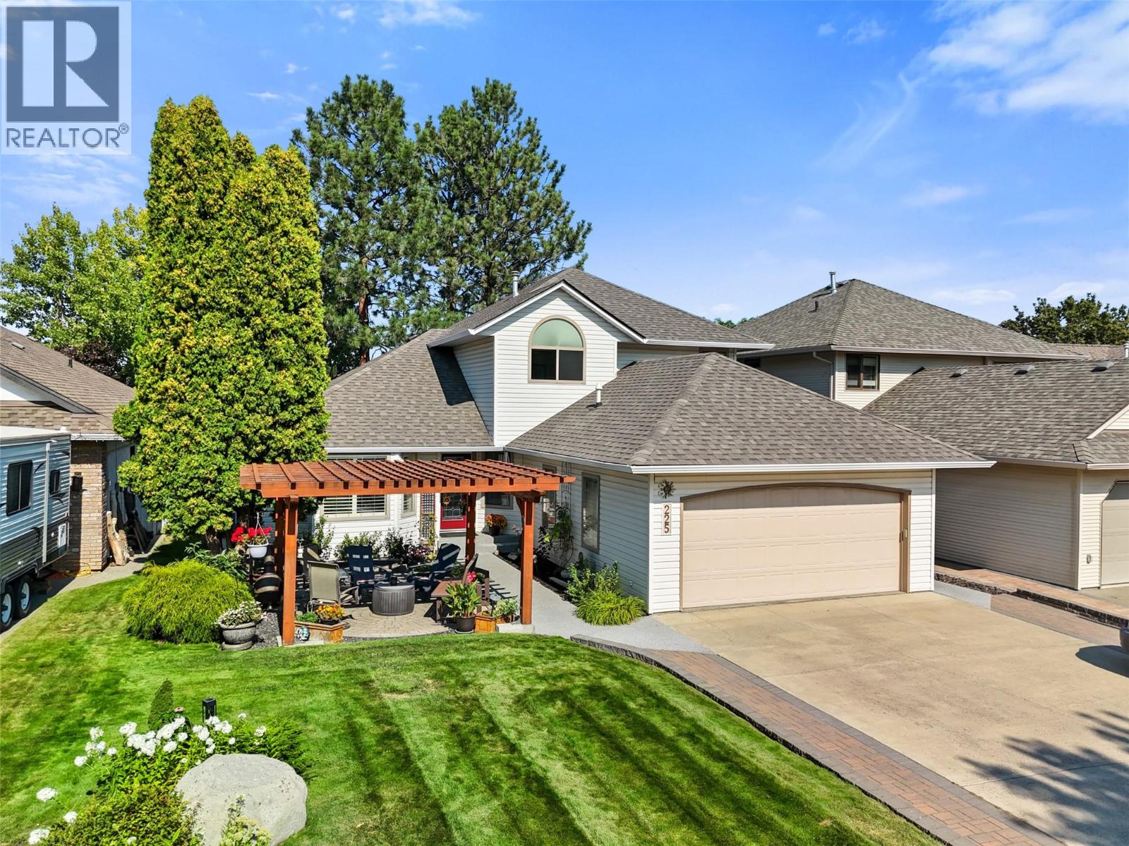 225 Sunhill Ct, Kamloops, BC V2E 2P5