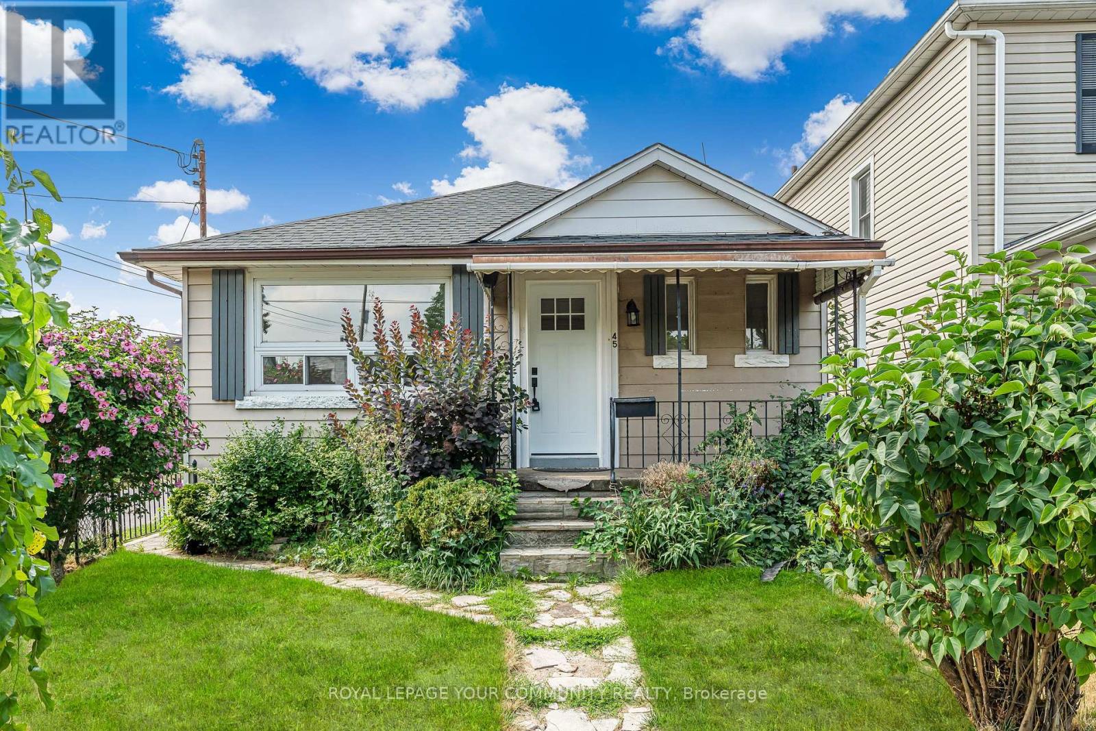 45 Albert St, Welland, ON L3B 3K1