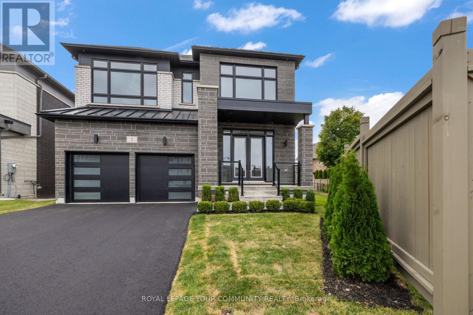 2 Bunn Ct, Aurora, ON L4G 0G6