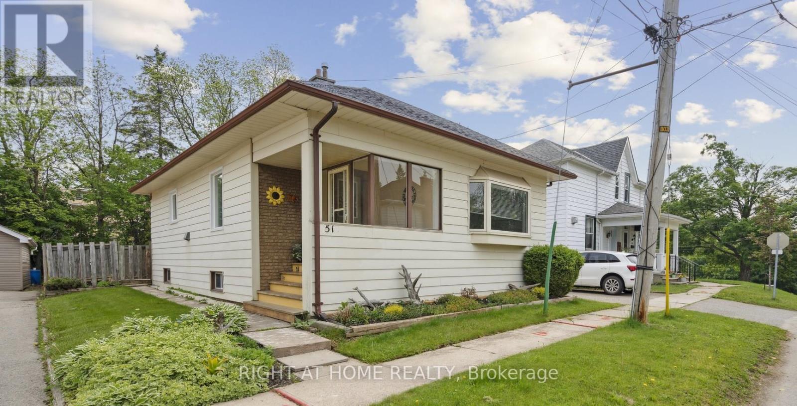 51 Frederick St S, Halton Hills, ON L7J 2B9