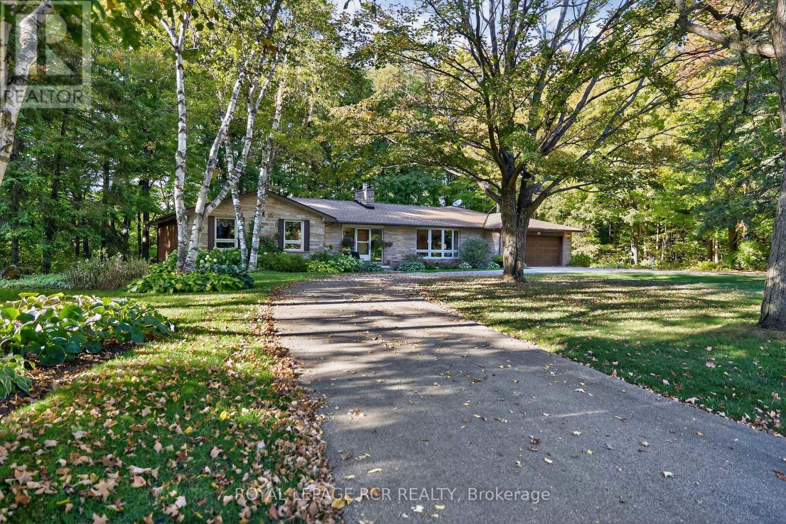 20 Caledon Mountain Dr, Caledon, ON L7K 0G1