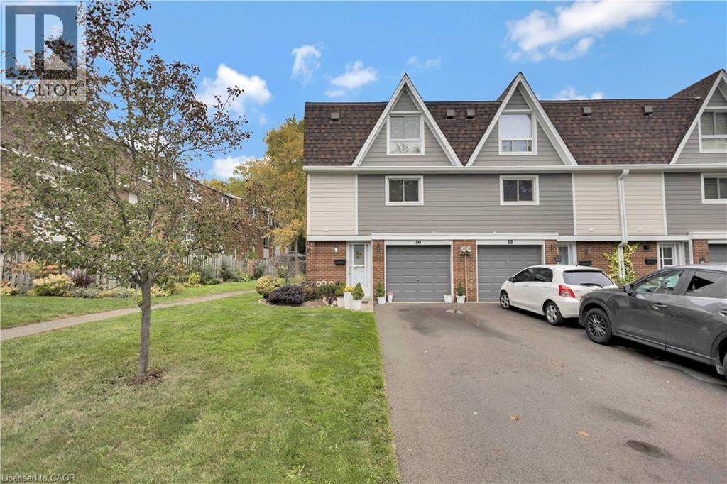 90 Ann St, Hamilton, ON L9H 5P1