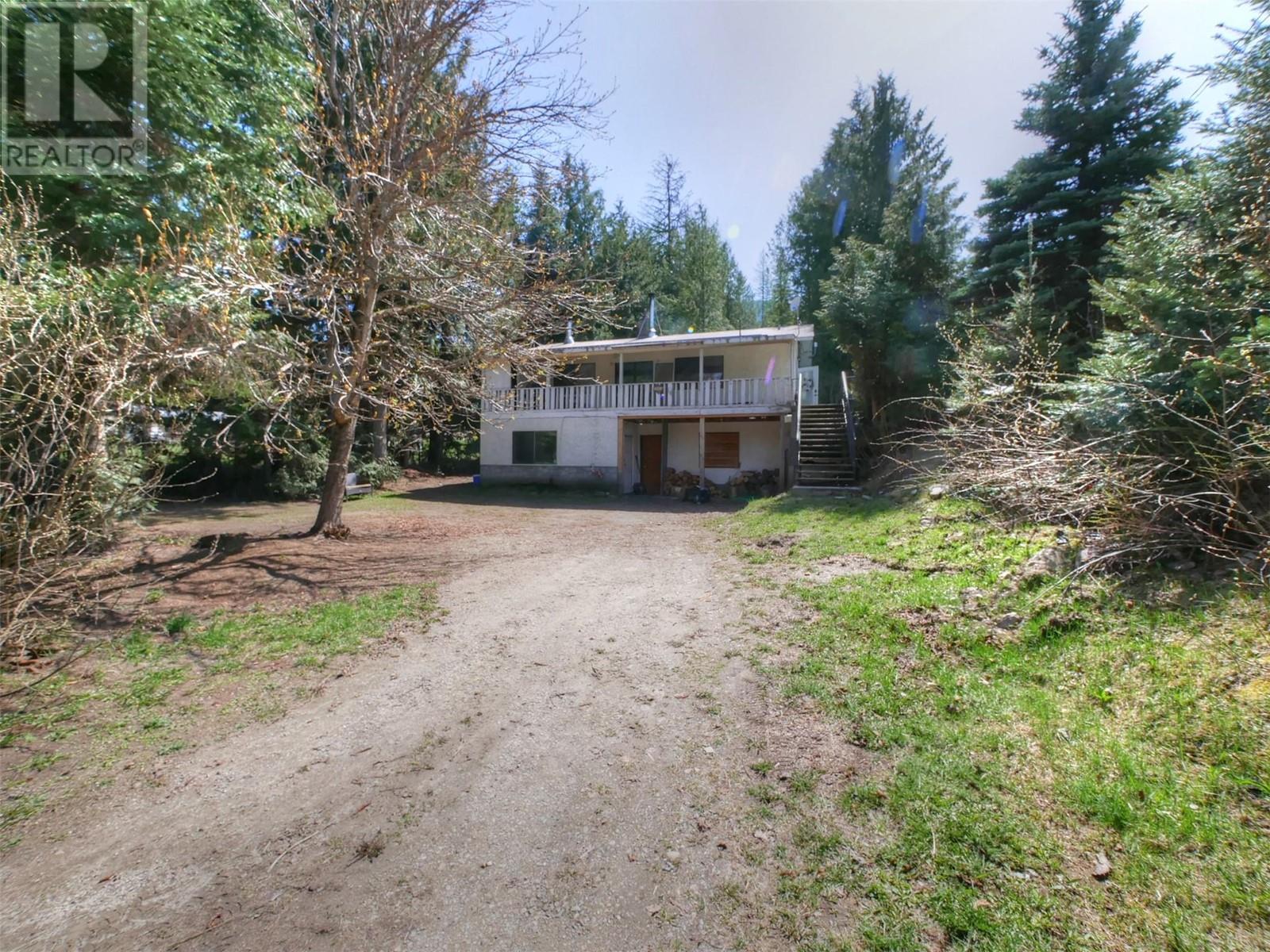 5603 Kitchener Rd, Kitchener, BC V0B 1G0
