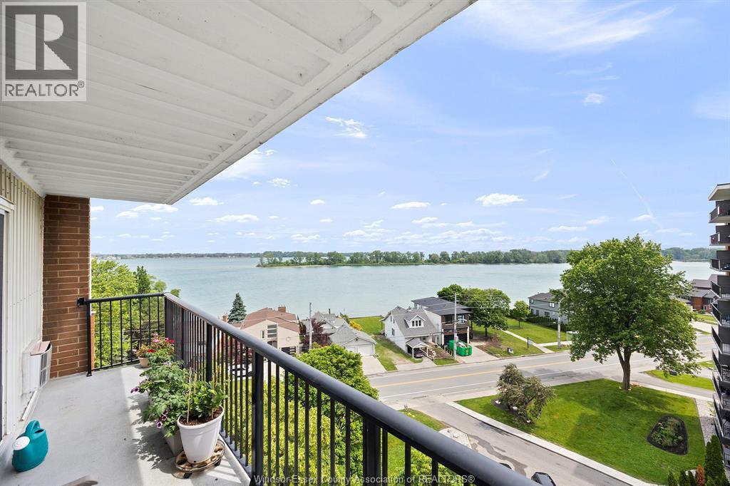 8591 Riverside Dr E Unit 802 Dr E, Windsor, ON N8S 1G3
