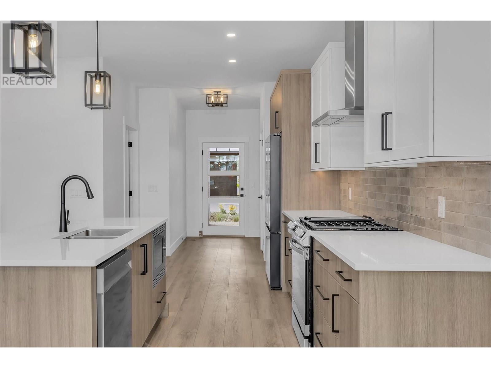 2835 Canyon Crest Drive Unit 7, West Kelowna, BC V4T 0E3