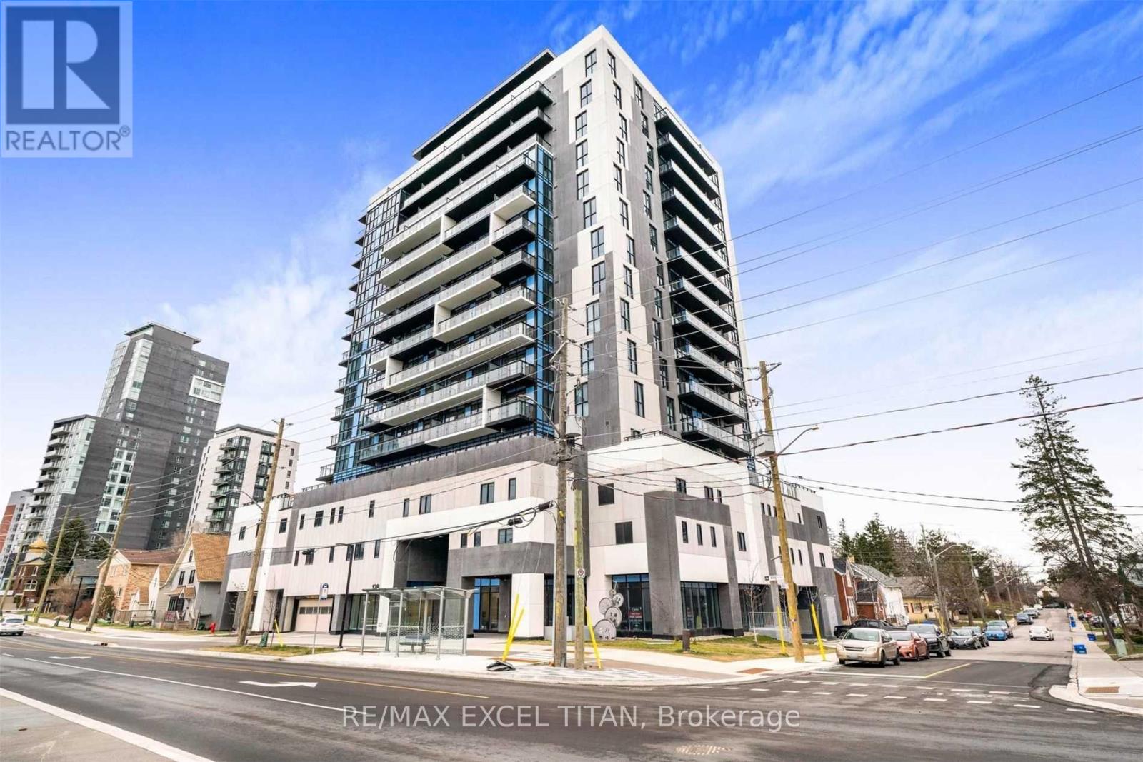 907 128 King St N, Waterloo, ON N2J 0E9