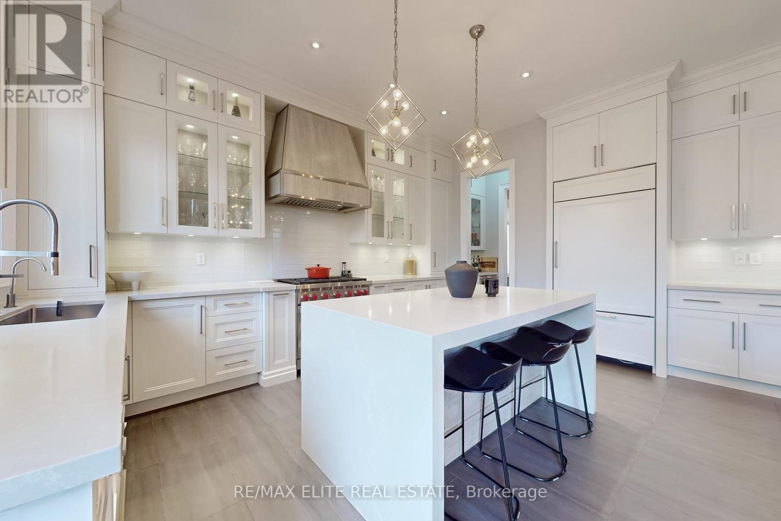 7 Colyton Ct, Aurora, ON L4G 6Z6