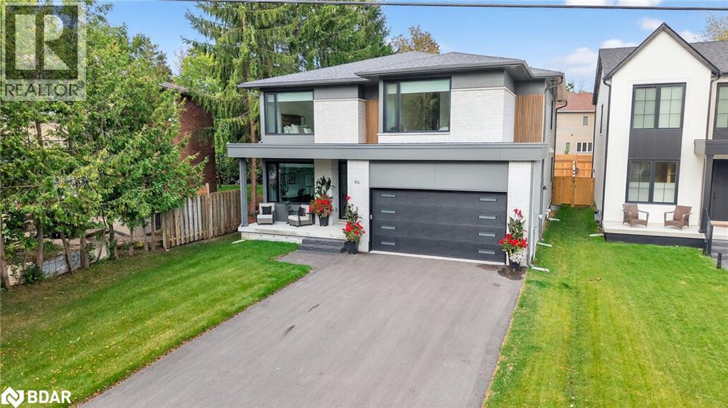 46 Tyndale Rd, Barrie, ON L4N 7T1