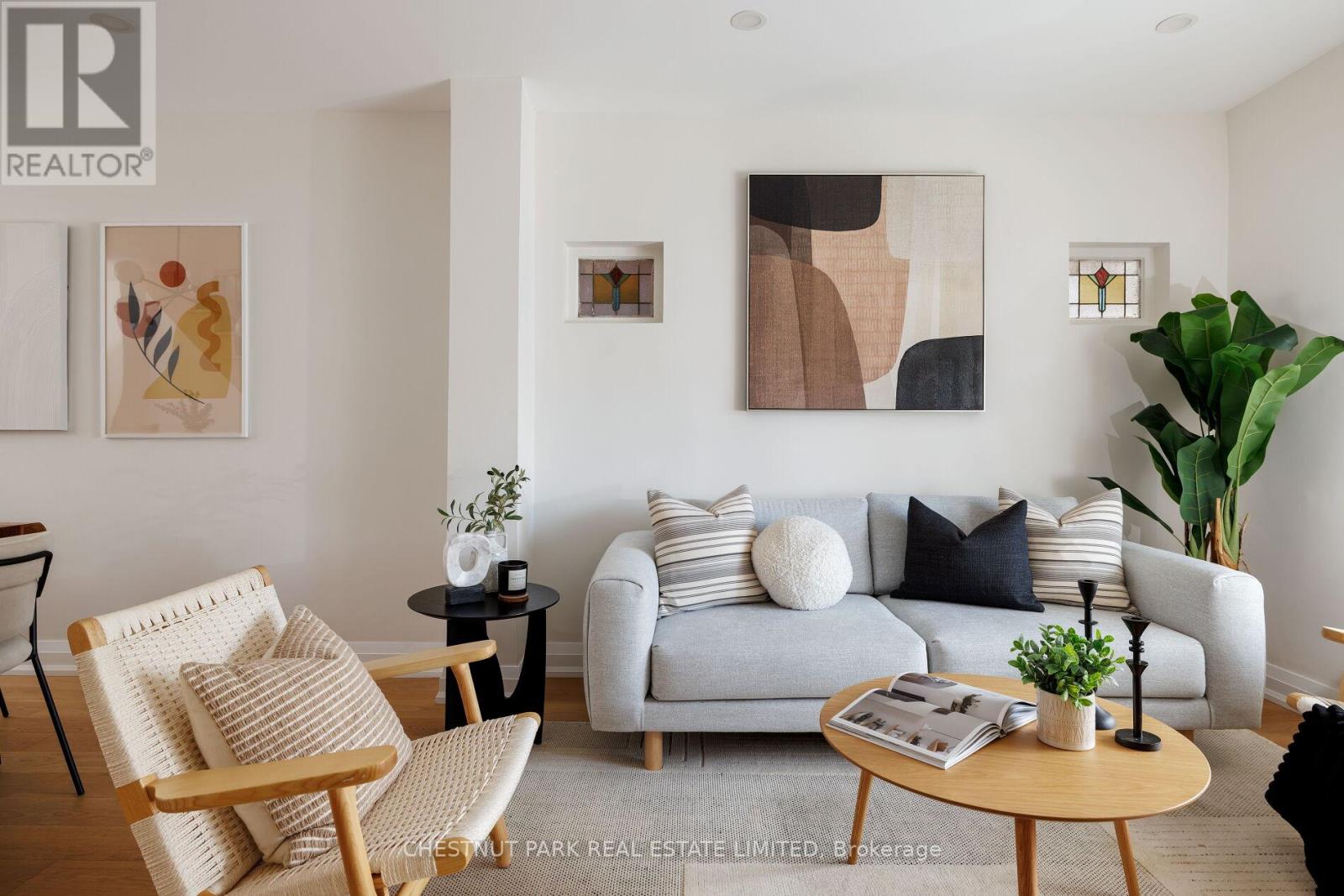 107 Kent Rd, Toronto, ON M4L 2X5