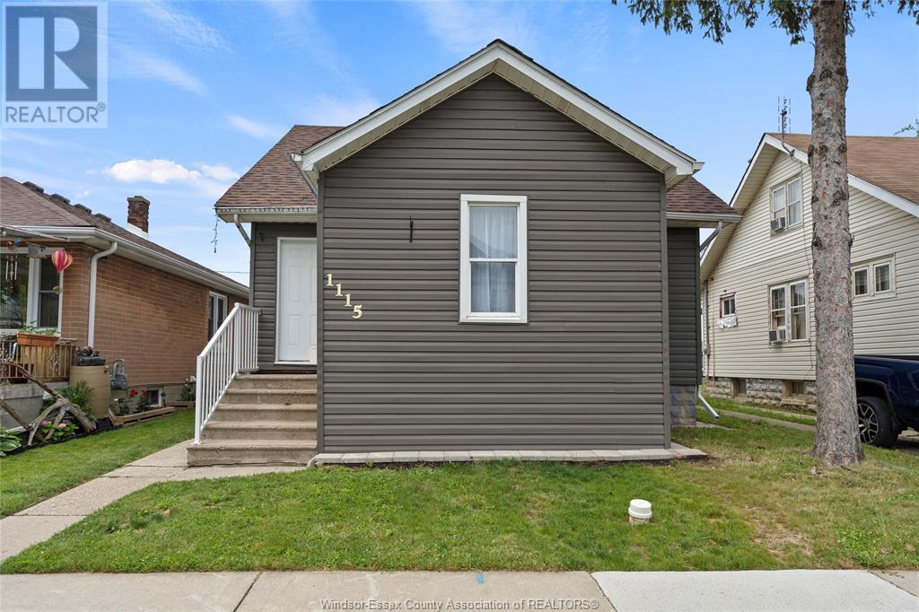 1115 Highland Ave, Windsor, ON N9A 1R6