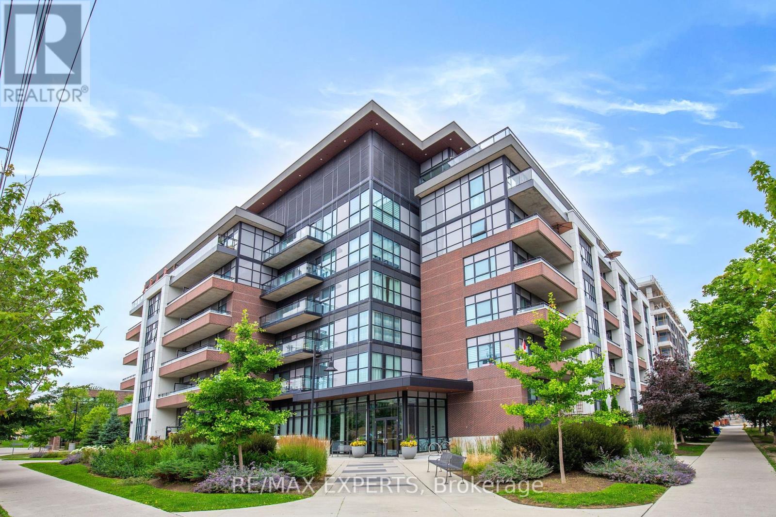 304 1 Neighbourhood Ln, Toronto Stonegate-queensway, ON M8Y 0C2