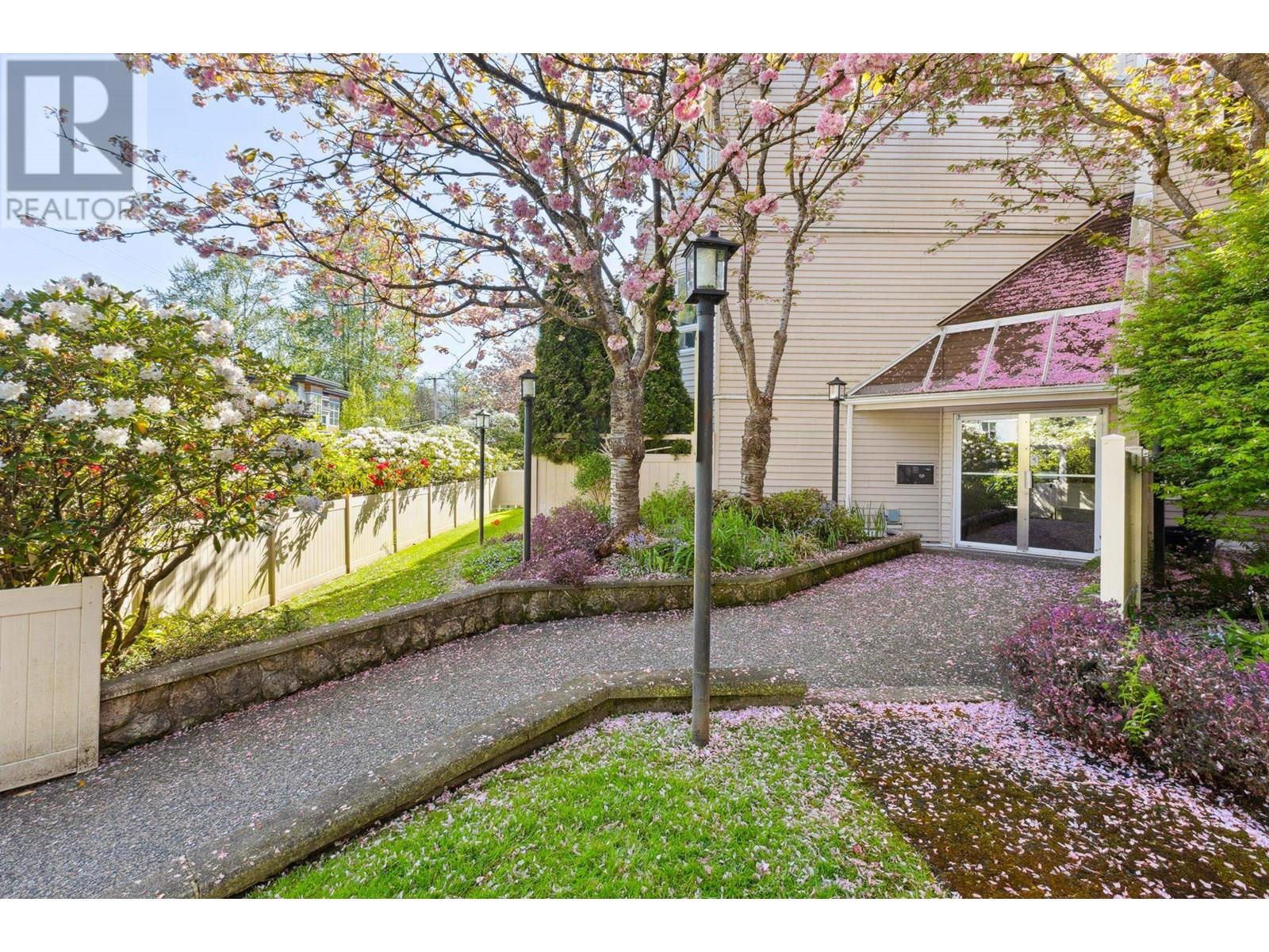 1155 Ross Road Unit 204, North Vancouver, BC V7K 1C6
