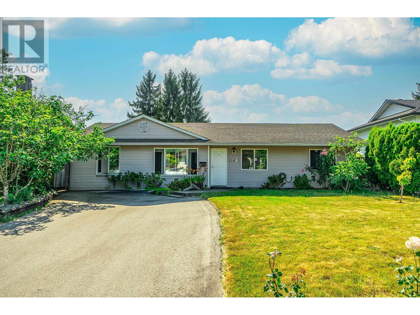 11861 Gee St, Maple Ridge, BC V2X 7L8