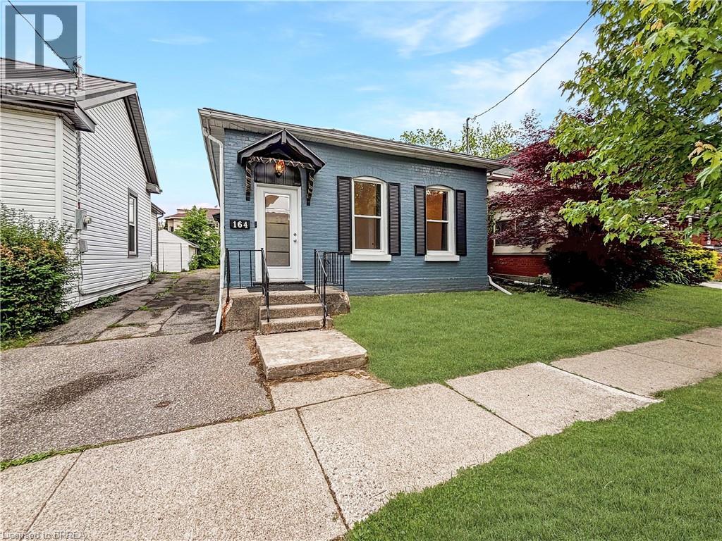 164 Nelson St, Brantford, ON N3S 4B6