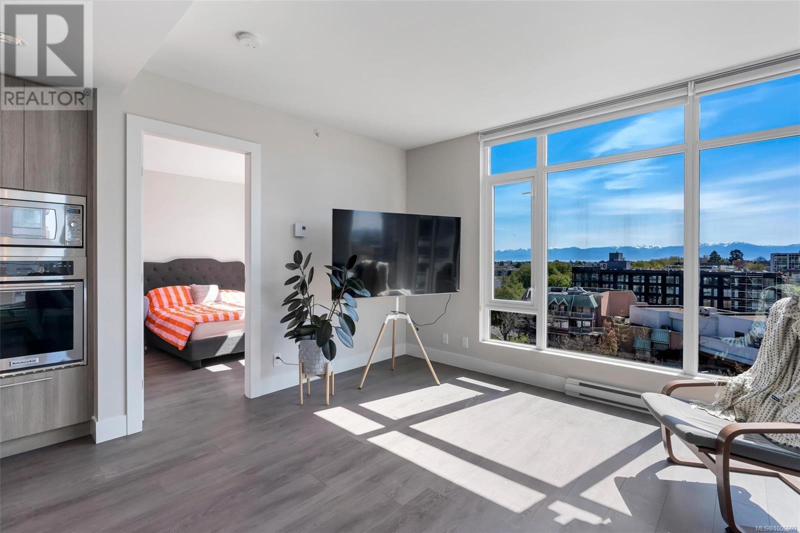 960 Yates St Unit 703 St, Victoria, BC V8V 3M3