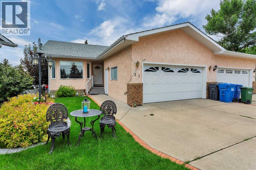 21 Dunn Close, Red Deer, AB T4R 2M6
