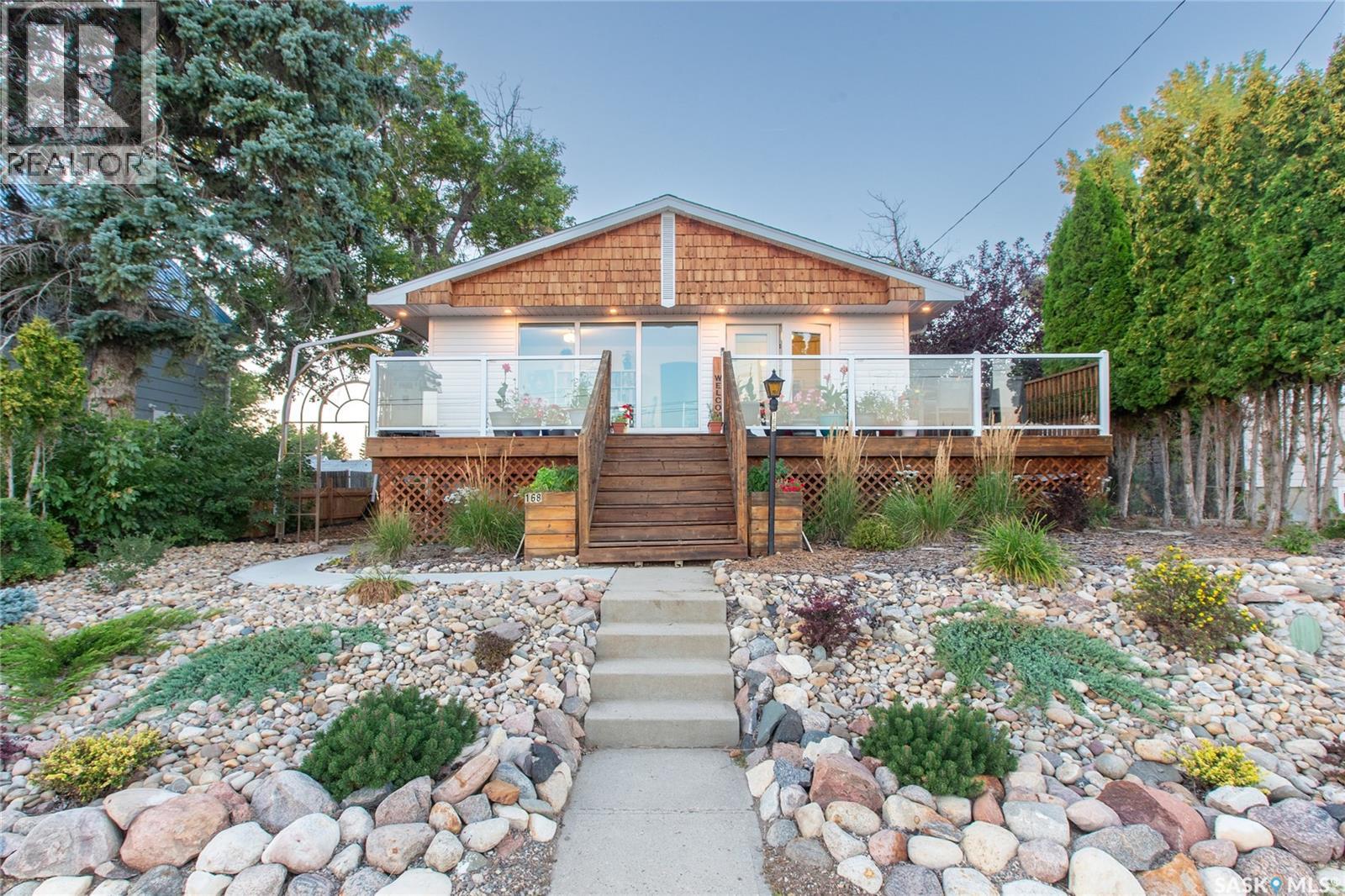 168 Grandview St W, Moose Jaw, SK S6H 5K7