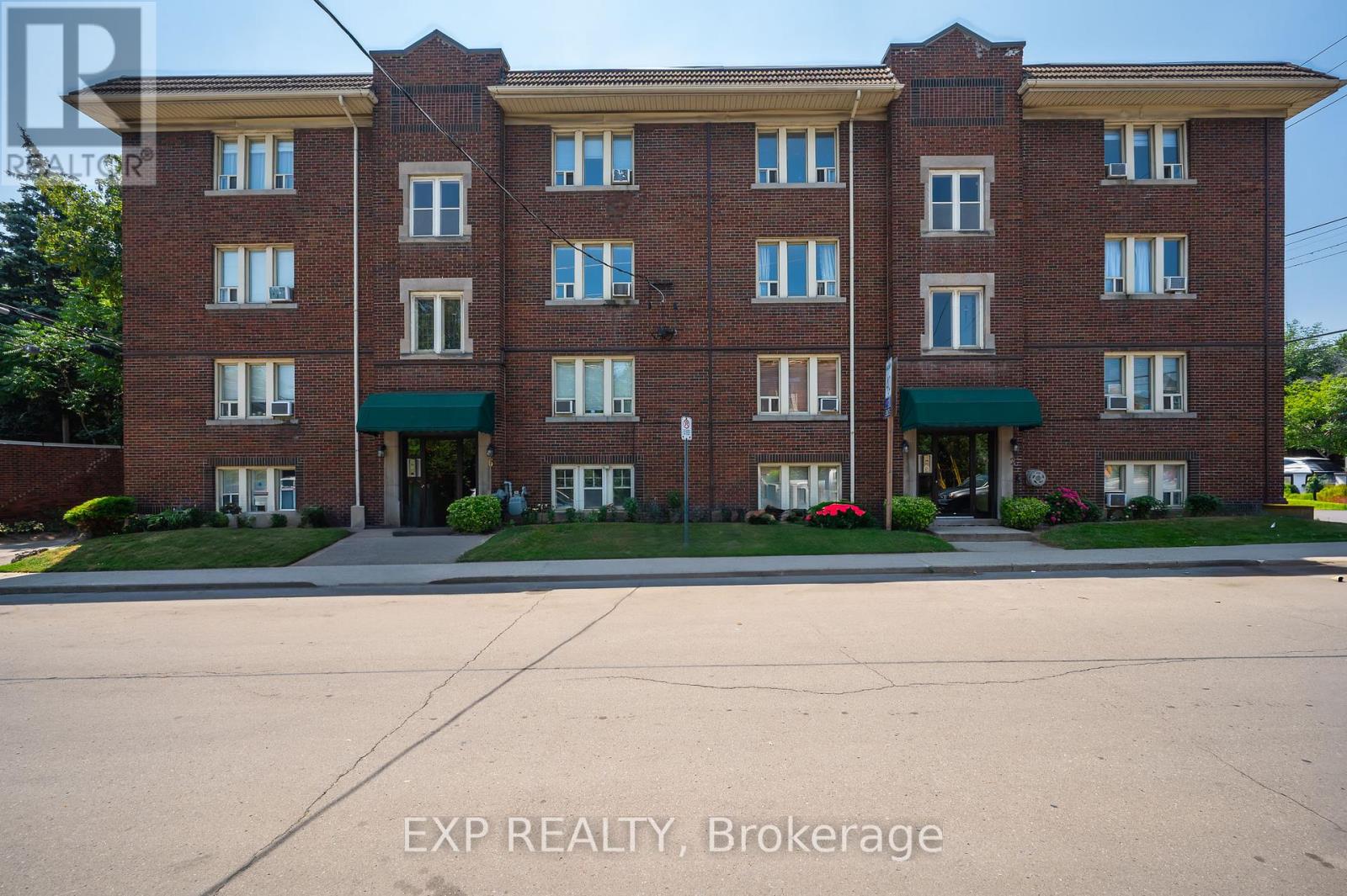 22 6 Vineland Ave, Hamilton, ON L8M 1R4