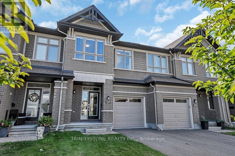 127 Shinny Ave, Ottawa, ON K2S 1S3